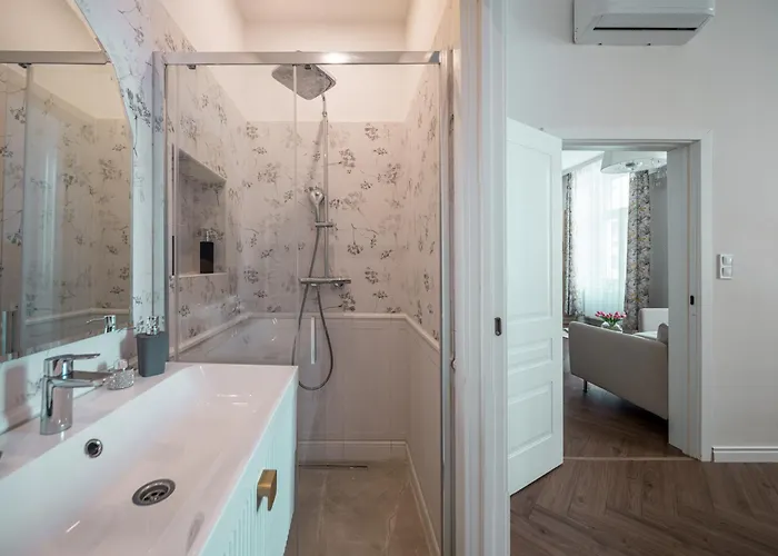 Wesselenyi Elegance شقة