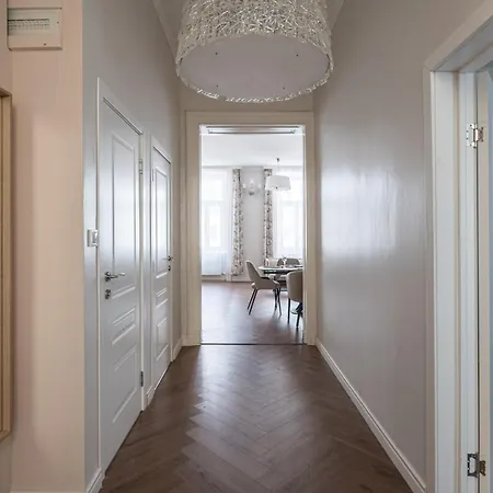Wesselenyi Elegance דירה