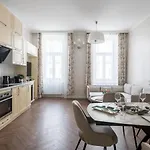 Διαμέρισμα Wesselenyi Elegance *